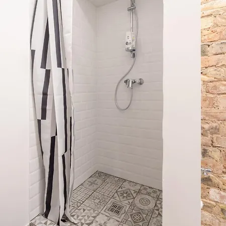 Quiet Hideaway In Centrs Dzīvoklis